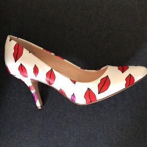 INC Lip heels